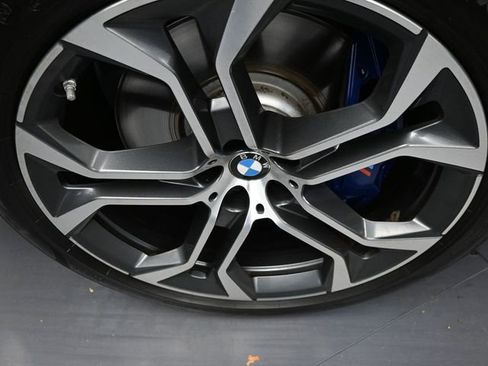 Used 2019 BMW X5 xDrive50i w/ Executive Package image 18