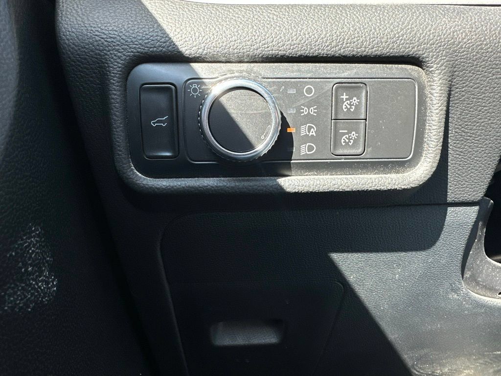 Used 2020 Ford Explorer XLT w/ Comfort Package AWD/4WD image 37