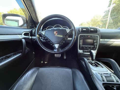 Used 2009 Porsche Cayenne GTS image 32