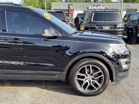 Used 2017 Ford Explorer Sport w/ Equipment Group 401A AWD/4WD image 14