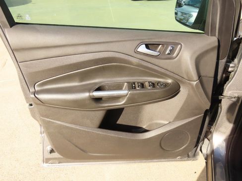 Used 2014 Ford Escape SE image 25