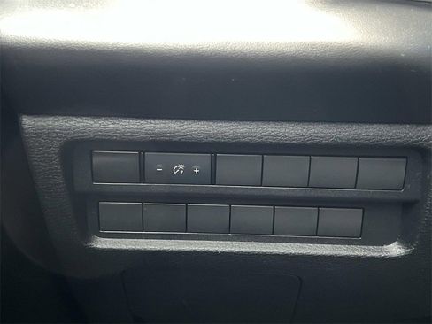 Used 2022 Mitsubishi Outlander ES image 23