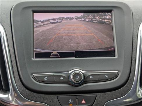 Used 2023 Chevrolet Equinox LT image 13