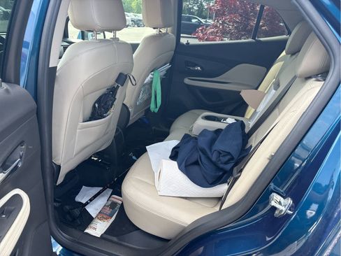 Used 2019 Buick Encore Essence AWD/4WD image 6