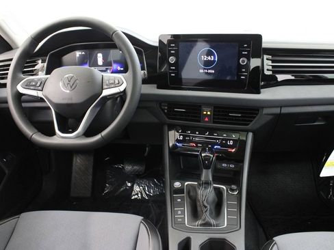 New 2026 Volkswagen Jetta SE FWD image 9