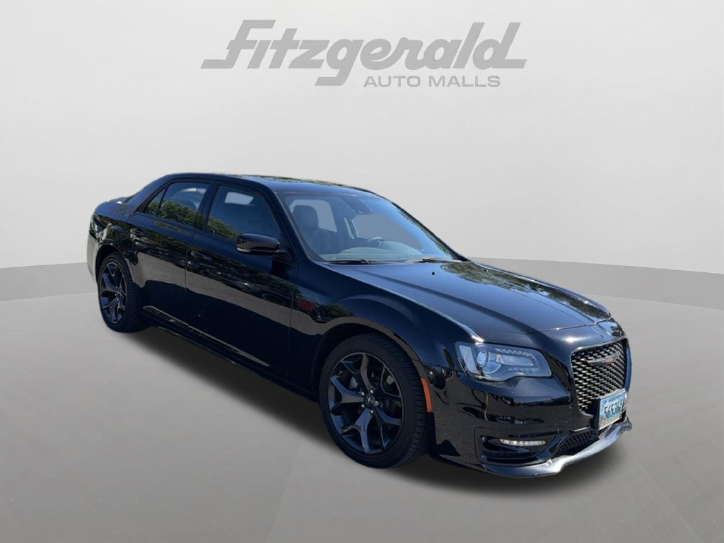 Used 2023 Chrysler 300 S w/ Comfort Group RWD image 4