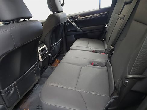 Used 2022 Lexus GX 460 Premium image 13