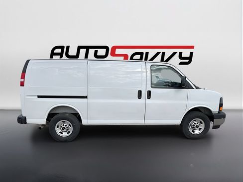 Used 2025 Chevrolet Express 2500 w/ Driver Convenience Package RWD image 8