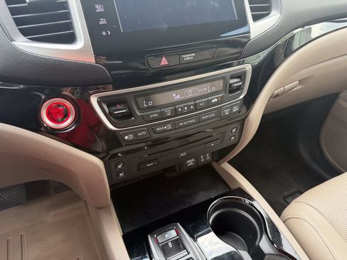 Used 2016 Honda Pilot Elite image 21