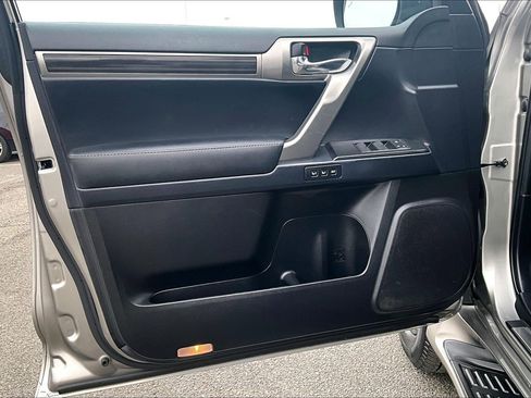 Used 2023 Lexus GX 460 Premium image 21