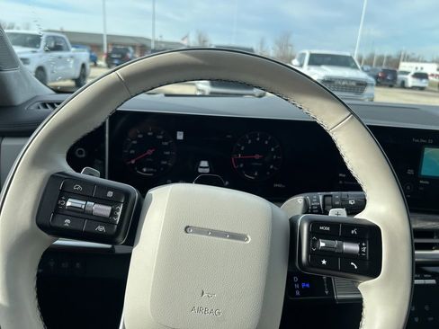 Used 2025 Hyundai Santa Fe Calligraphy image 19