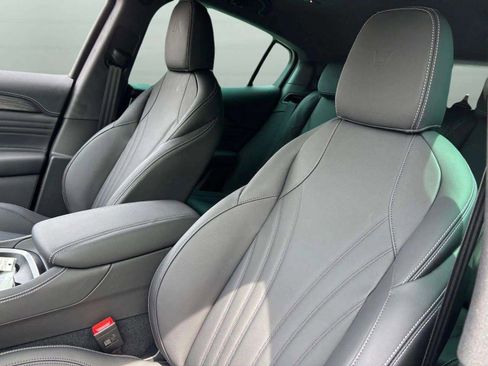 New 2025 Maserati Grecale GT image 29