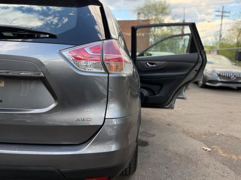 Used 2016 Nissan Rogue S image 47