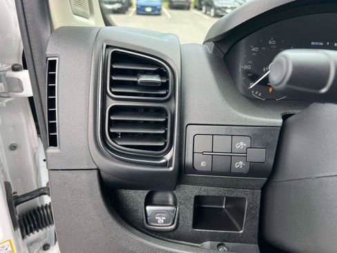 Used 2026 RAM ProMaster 2500 w/ Convenience Group FWD image 19