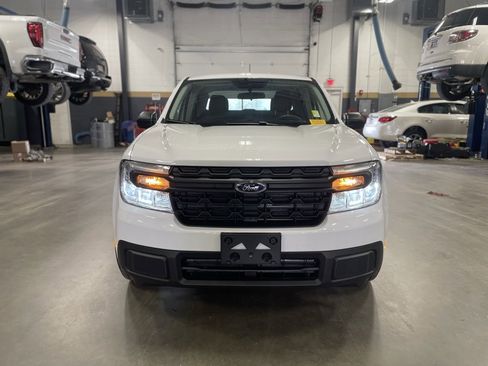 Used 2024 Ford Maverick XL image 2