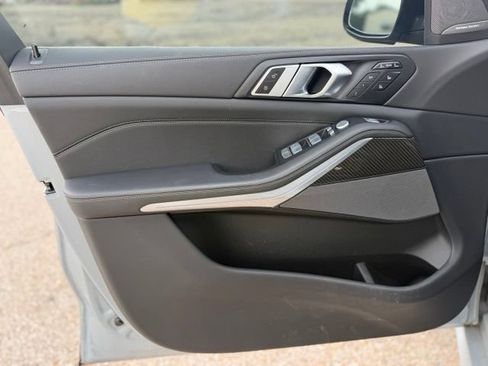 Used 2025 BMW X7 M60i AWD/4WD image 52