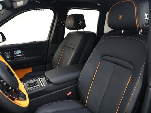 Certified 2026 Rolls-Royce Cullinan Black Badge image 32