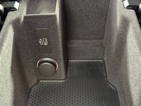 Used 2025 BMW M8 Competition AWD/4WD image 31