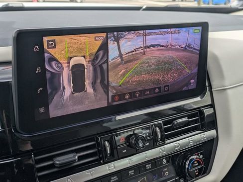 New 2026 Nissan Pathfinder SL image 24