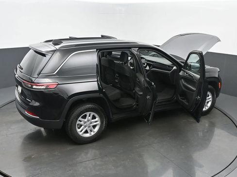 Used 2024 Jeep Grand Cherokee Laredo AWD/4WD image 65