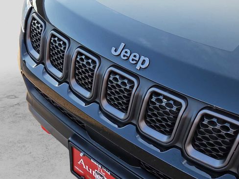 Used 2023 Jeep Compass Trailhawk w/ Trailhawk Elite Group image 13