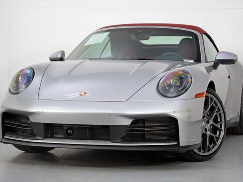 Used 2025 Porsche 911 Carrera RWD image 3