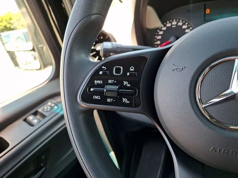 Used 2023 Mercedes-Benz Sprinter 2500 image 20