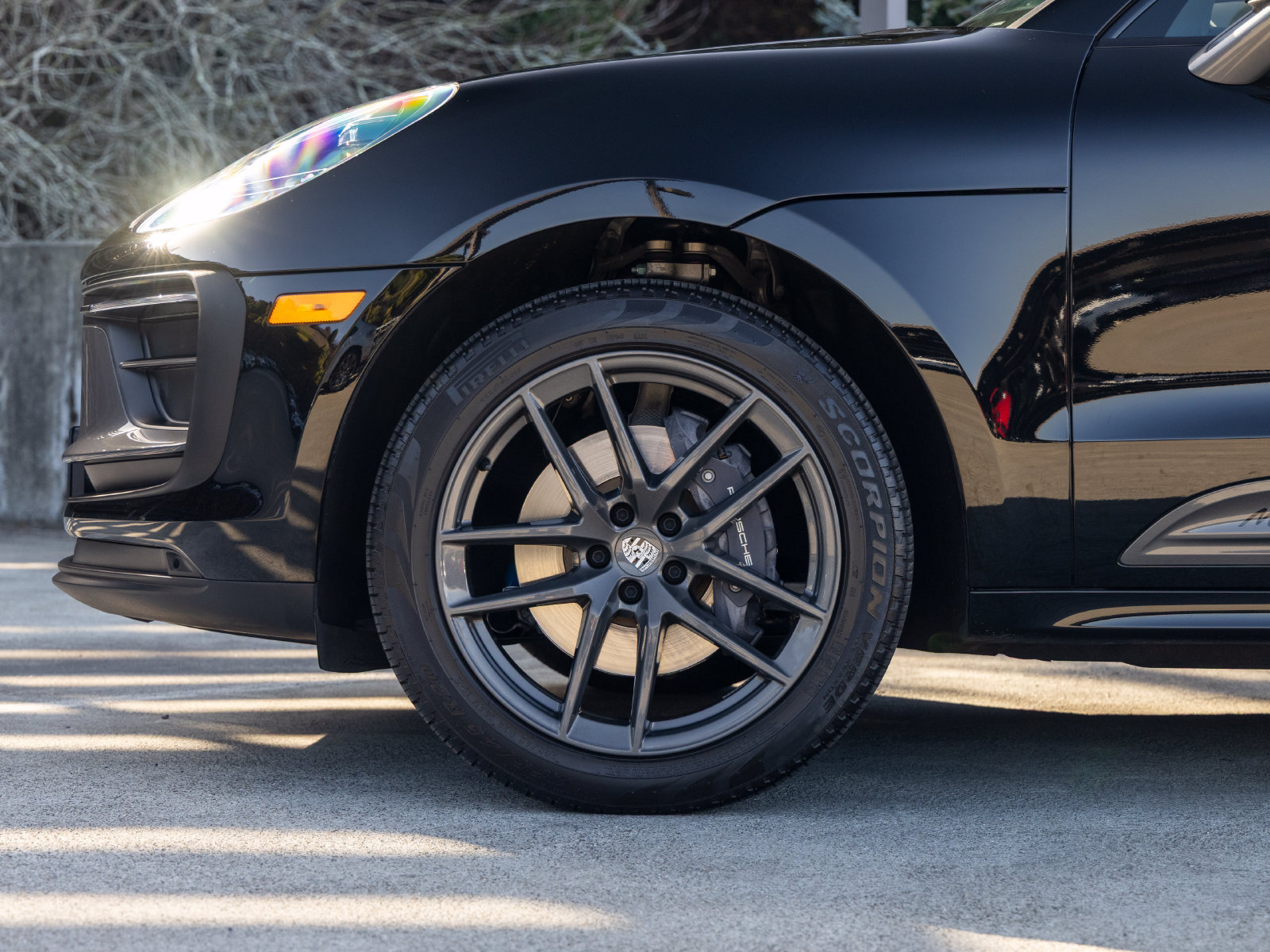 Certified 2025 Porsche Macan Turbo AWD/4WD image 13