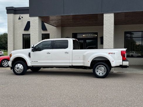 Used 2017 Ford F450 Platinum w/ Platinum Ultimate Package AWD/4WD image 8