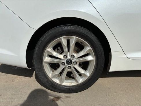 Used 2011 Kia Optima EX w/ Premium Pkg image 9