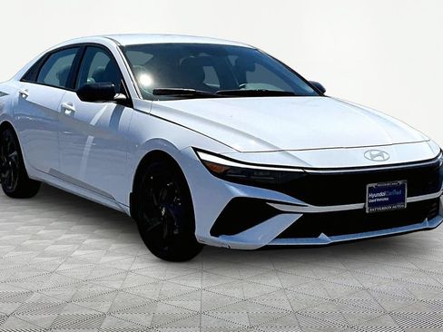 Used 2026 Hyundai Elantra Sport FWD image 5