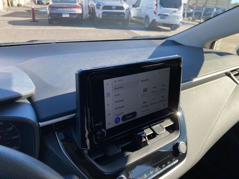 Used 2025 Toyota Corolla LE image 18