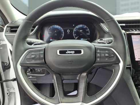 Certified 2023 Jeep Grand Cherokee Limited AWD/4WD image 10