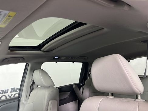 Used 2016 Honda Odyssey EX-L image 15