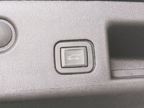 Used 2024 Chevrolet Equinox LT FWD image 15