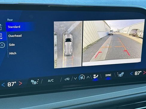 New 2026 Chevrolet Traverse LT image 27