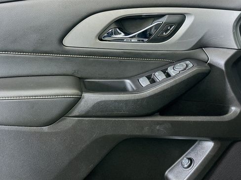 Used 2018 Chevrolet Traverse LT FWD image 15