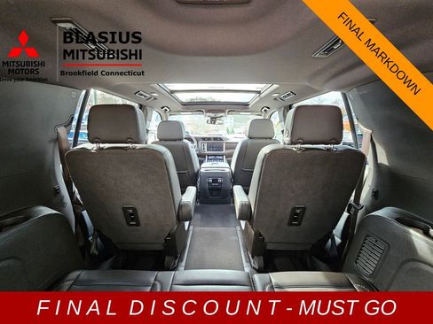 Used 2023 GMC Yukon XL Denali image 34