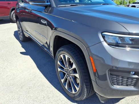 Used 2023 Jeep Grand Cherokee Overland w/ Advanced Protech Group III AWD/4WD image 20