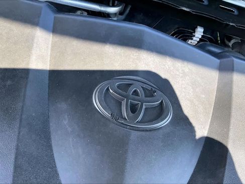 Used 2020 Toyota Camry SE FWD image 33