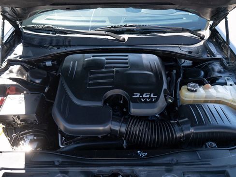 Used 2019 Chrysler 300 S w/ S Model Appearance Package RWD image 49