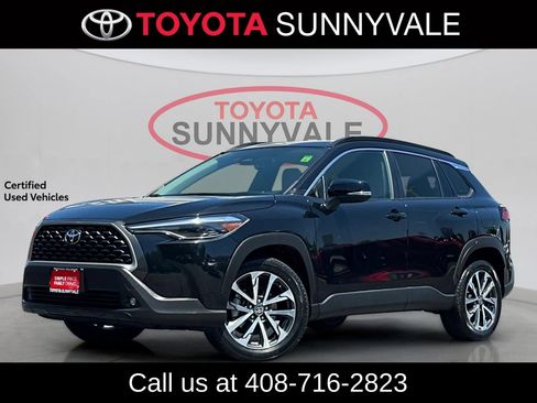 Used 2025 Toyota Corolla Cross XLE AWD/4WD image 1