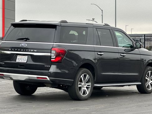 Used 2023 Ford Expedition Max Limited image 4