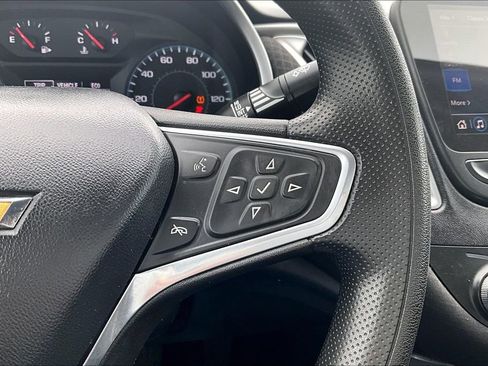 Used 2022 Chevrolet Malibu LT FWD image 17