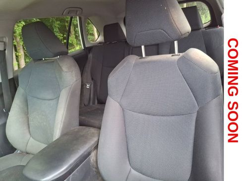 Used 2023 Toyota RAV4 LE AWD/4WD image 12
