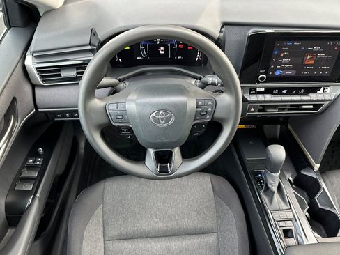 Used 2026 Toyota Camry LE w/ Convenience Package image 17