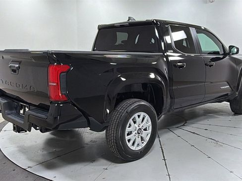 Used 2024 Toyota Tacoma SR5 image 5