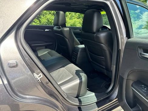 Used 2020 Chrysler 300 S w/ Safetytec Plus Group RWD image 37