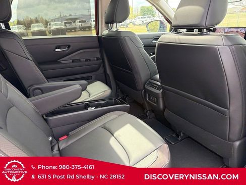 New 2026 Nissan Pathfinder SL w/ SL Premium Package AWD/4WD image 38