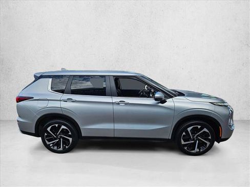 Used 2024 Mitsubishi Outlander SE FWD image 4